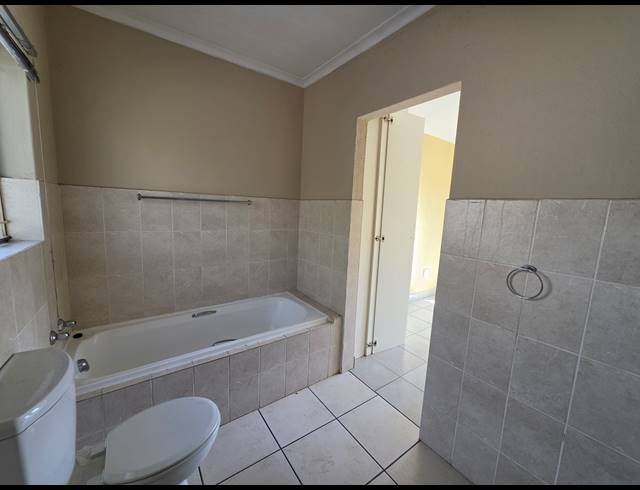 3 BEDROOM TOWNHOUSE FOR SALE IN KOSMOSDAL